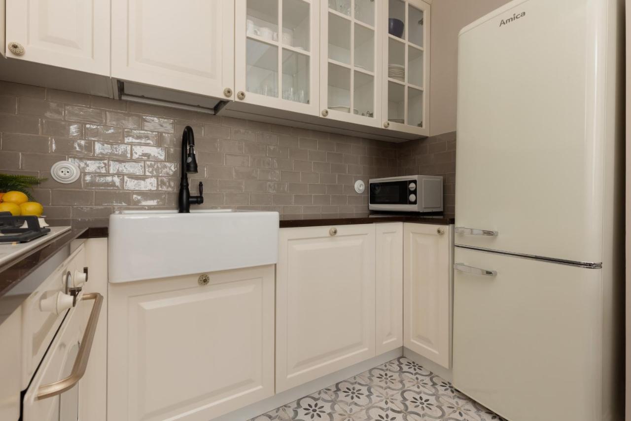 Metro Rondo Onz Apartment By Noclegi Renters Varsovia Exterior foto